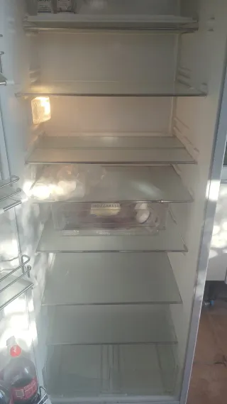 Nevera Liebherr blanca