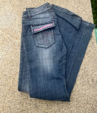 Conjunto cazadora y pantalón vaquero