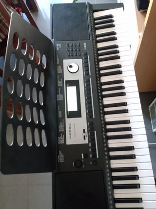 Teclado Medeli M331