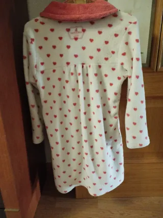 Bata Gorjuss niña corazones