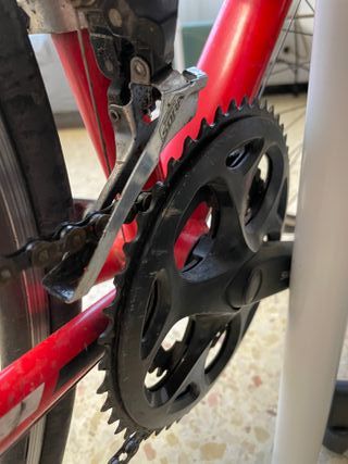 Bicicleta de carretera roja "Berg"