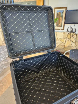 Baúl Moto 100L Aluminio Negro Cofre Maletero