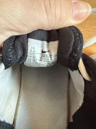 Zapatillas Nike Blancas y Negras