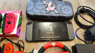 Nintendo Switch + Accesorios Pokémon