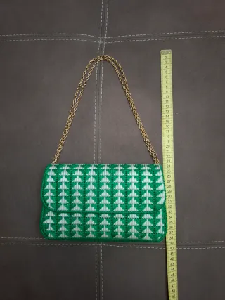 Borsa artigianale su rete canvas verde e bianca