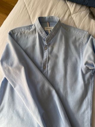 Camisa azul claro cuello mao