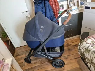 Cochecito Uppababy Cruz V2 azul marino 3 piezas