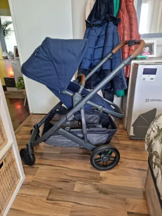 Cochecito Uppababy Cruz V2 azul marino 3 piezas