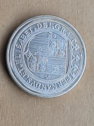 Moneda 8reales Fernando e Isabel