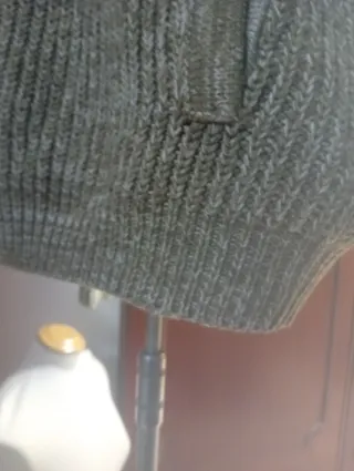 Maglione con tasche beige/grigio