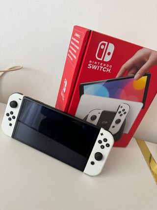 Nintendo Switch OLED Blanca y Negra