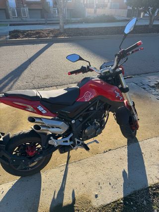 Benelli TNT 125 Roja