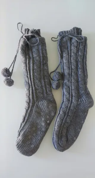 Calcetines antideslizantes Oysho con forro interio