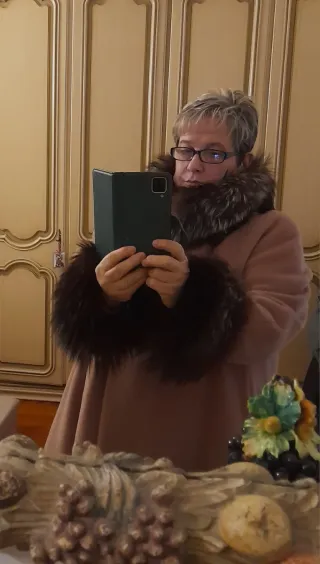 Cappotto in lana velour con collo/polsi pelliccia