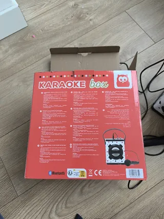 Karaoke Box Eureka con Micrófono y Bluetooth