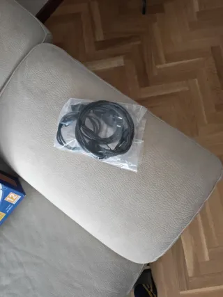 PS4 (PlayStation 4) Negra + 2 Mandos