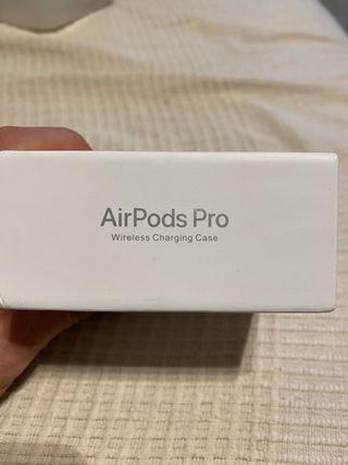 Apple AirPods Pro con estuche de carga inalámbrica