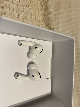 Apple AirPods Pro con estuche de carga inalámbrica