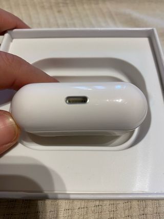 Apple AirPods Pro con estuche de carga inalámbrica