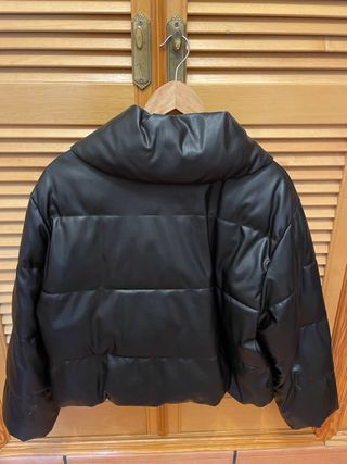 Cazadora ZARA negra
