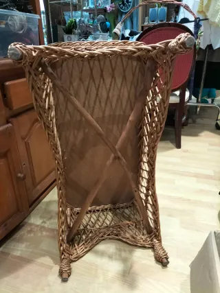 Mesa de centro de mimbre