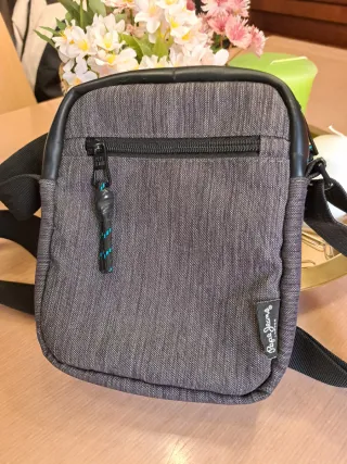 Bandolera Pepe Jeans Negra y Gris