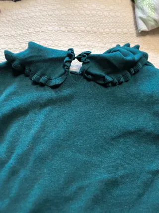 Jersey niña verde con cuello volante