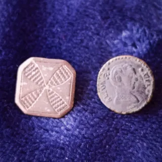 Antiguos botones ( 1 plata) Alfonso XII