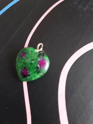 Rubí en zoisita  Oro