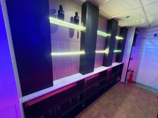 Estanterías para local y barra hosteleria