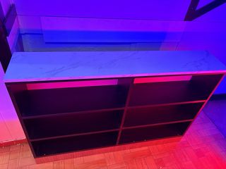 Estanterías para local y barra hosteleria