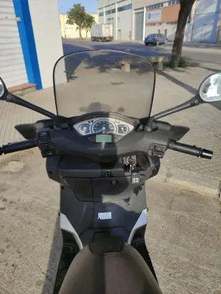 Yamaha Scooter XMAX