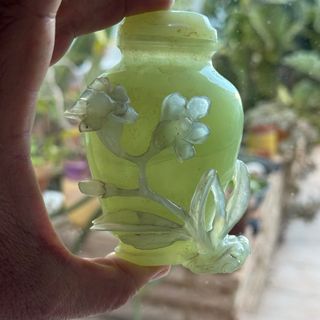 Frasco Chino Bowenita-Jadeita Antiguo