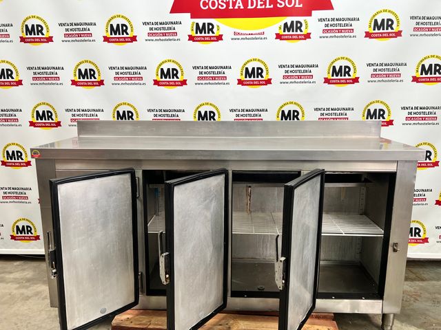 Frente mostrador 3 puertas