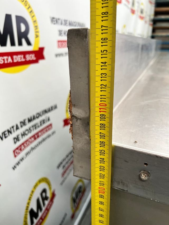 Frente mostrador 3 puertas