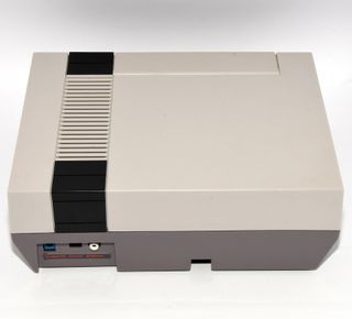 Consola Nintendo NES con Caja y Mandos