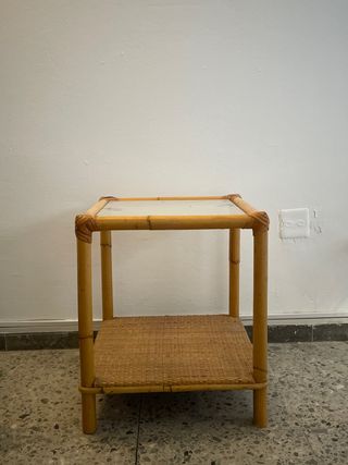 Tavolino ausiliario in bambù e vimini