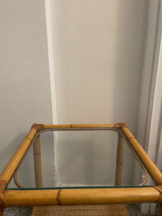 Tavolino ausiliario in bambù e vimini