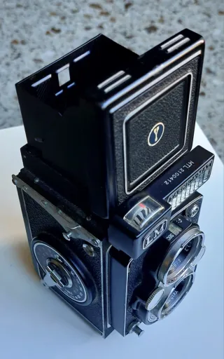 Cámara Yashica Mat LM Negra