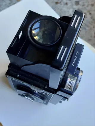 Cámara Yashica Mat LM Negra