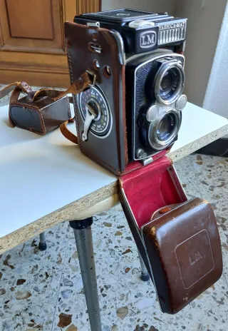 Cámara Yashica Mat LM Negra