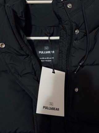 Cazadora Pull&Bear negra con capucha