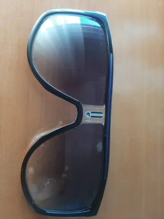 Montura gafas de sol negras y azules