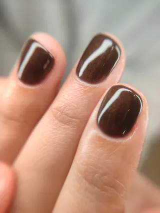 Manicura semipermanente y manicura tradicional