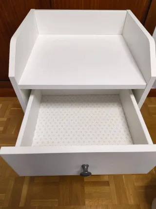Mesa de noche IKEA blanca HAUGA