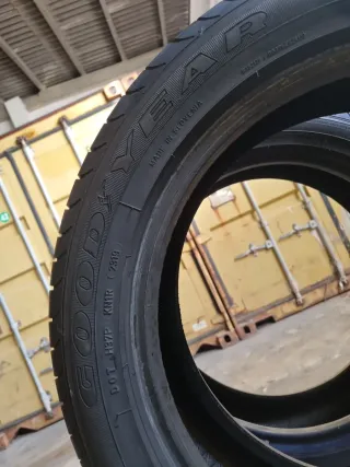 Vendo 2 Neumáticos en perfecto estado