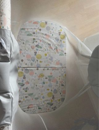 Parque infantil con estampado infantil