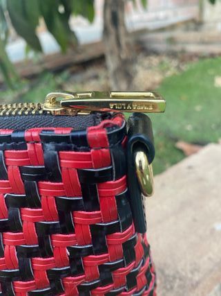 Bolso Bimba y Lola tejido rojo y negro