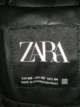 Anorak acolchado efecto piel negro