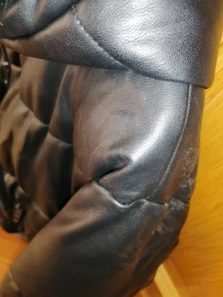 Anorak acolchado efecto piel negro